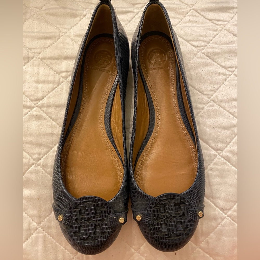 Navy blue crocodile embossed Tory Burch flats size 9, never worn